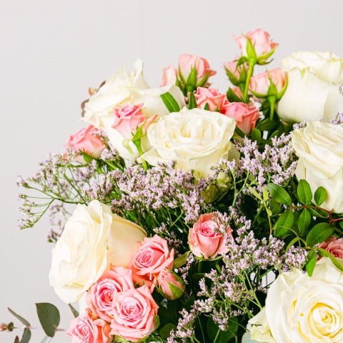 Rose Delight: Roses and Limonium highlight